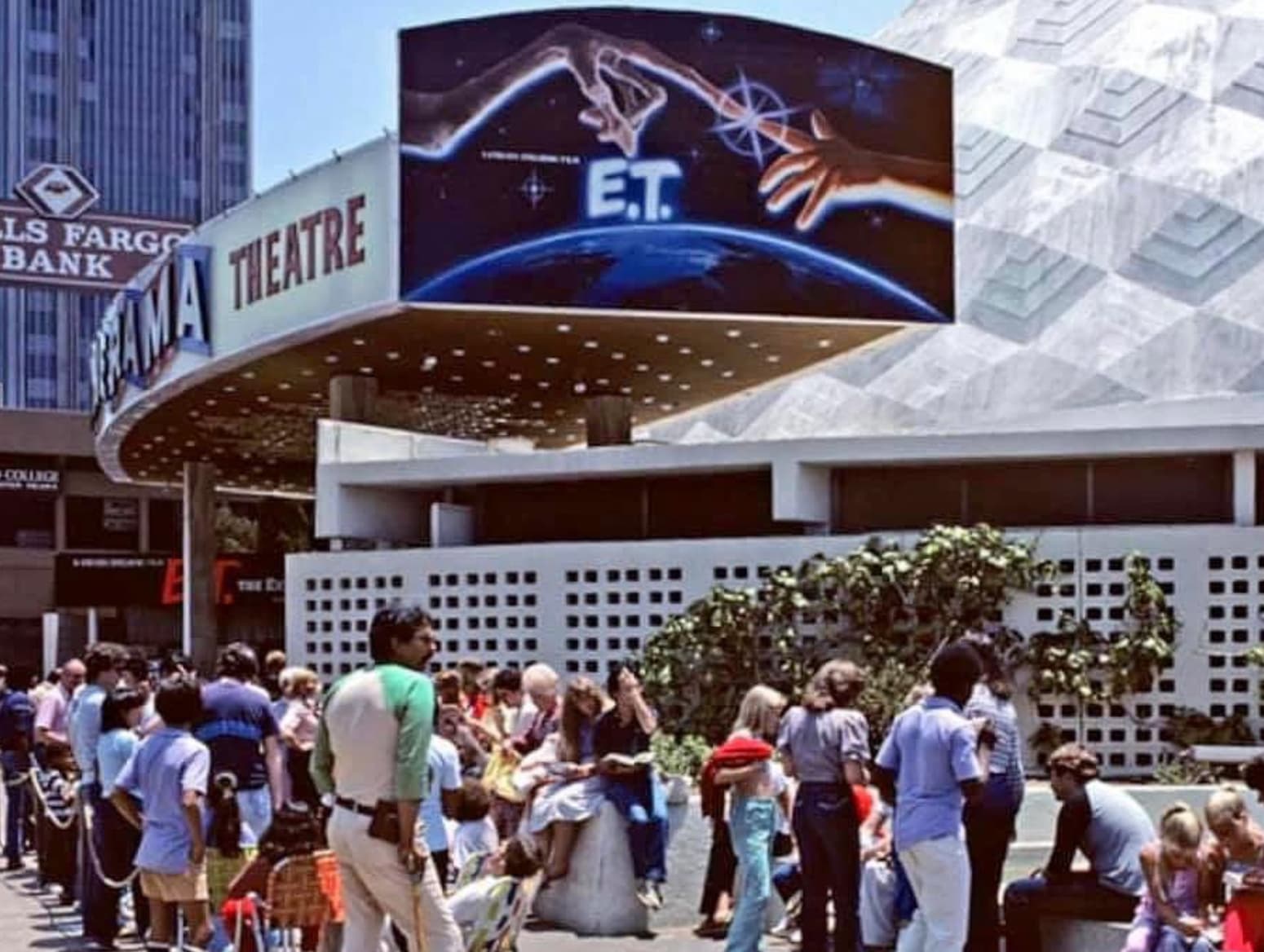 et premiere 1982 - Ls Fargo Bank College May Theatre The Ex E.T.